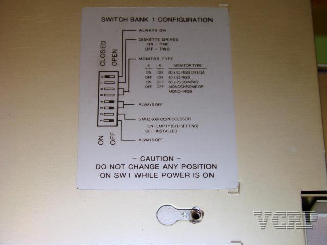 DSC00910.JPG - Detail du switch sur le carte mere